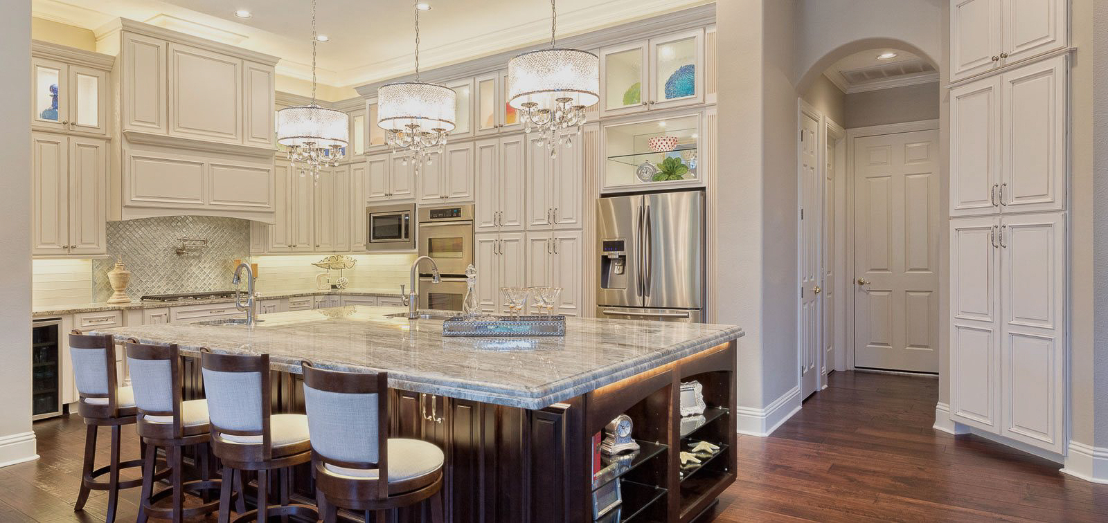 Elegant Big Kitchen Island